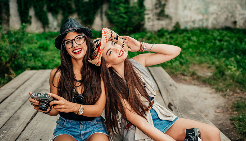 What is a True Friend? The 18 Key Characteristics of Real Friends